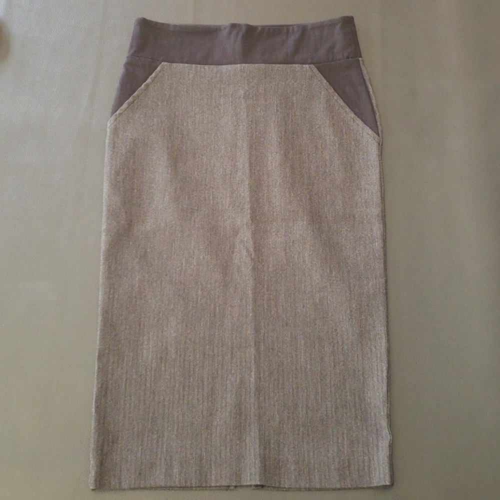 Small black and grey pencil skirt by Stoosh